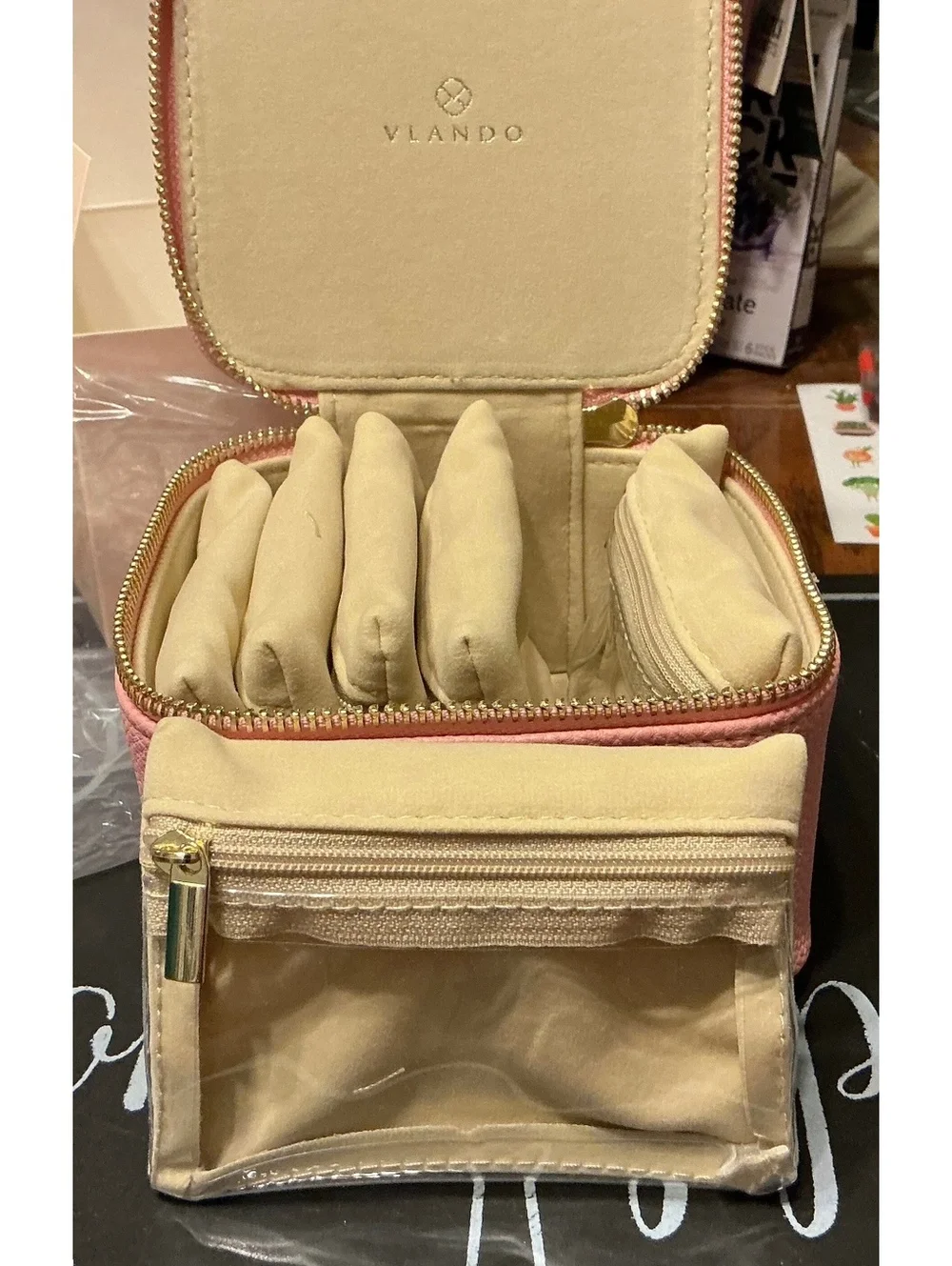 Vlando gifts teachers